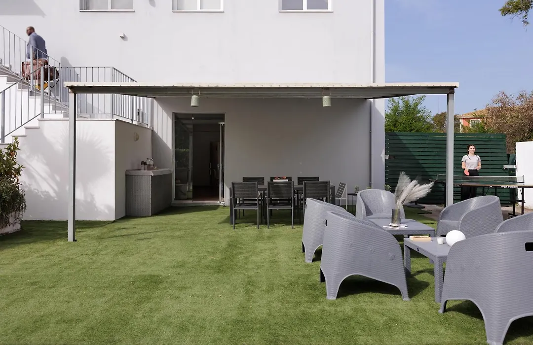 Local Hostel & Suites-1